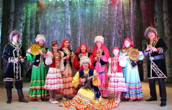 Народный фольклорный ансамбль Йэшмэлэр